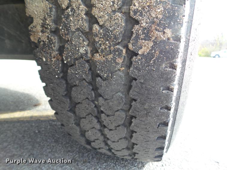 image for item L5720 2011 Ford F350 Super Duty utility bed pickup truck