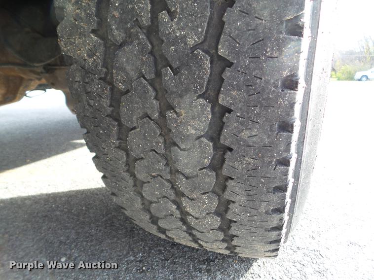 image for item L5720 2011 Ford F350 Super Duty utility bed pickup truck