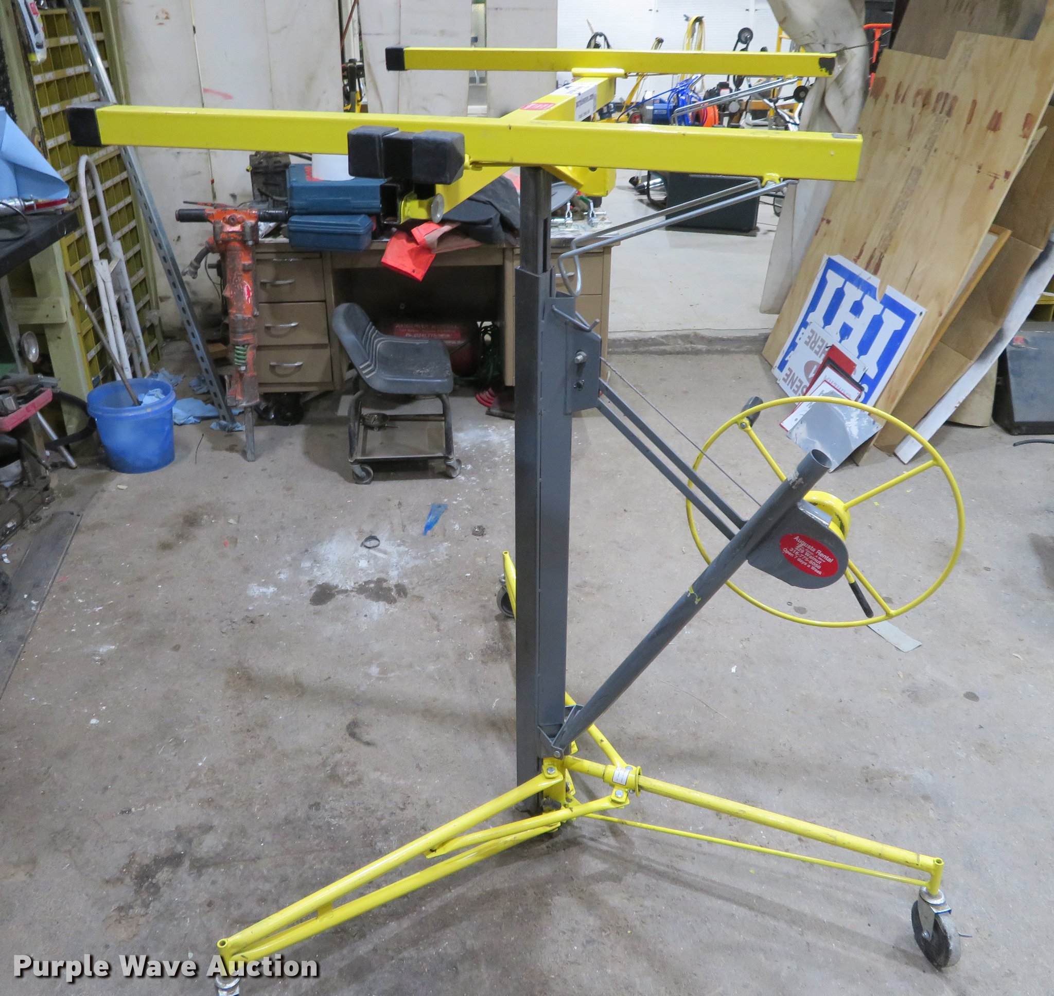 Drywall panel lift in Augusta, KS Item DE6502 sold Purple Wave