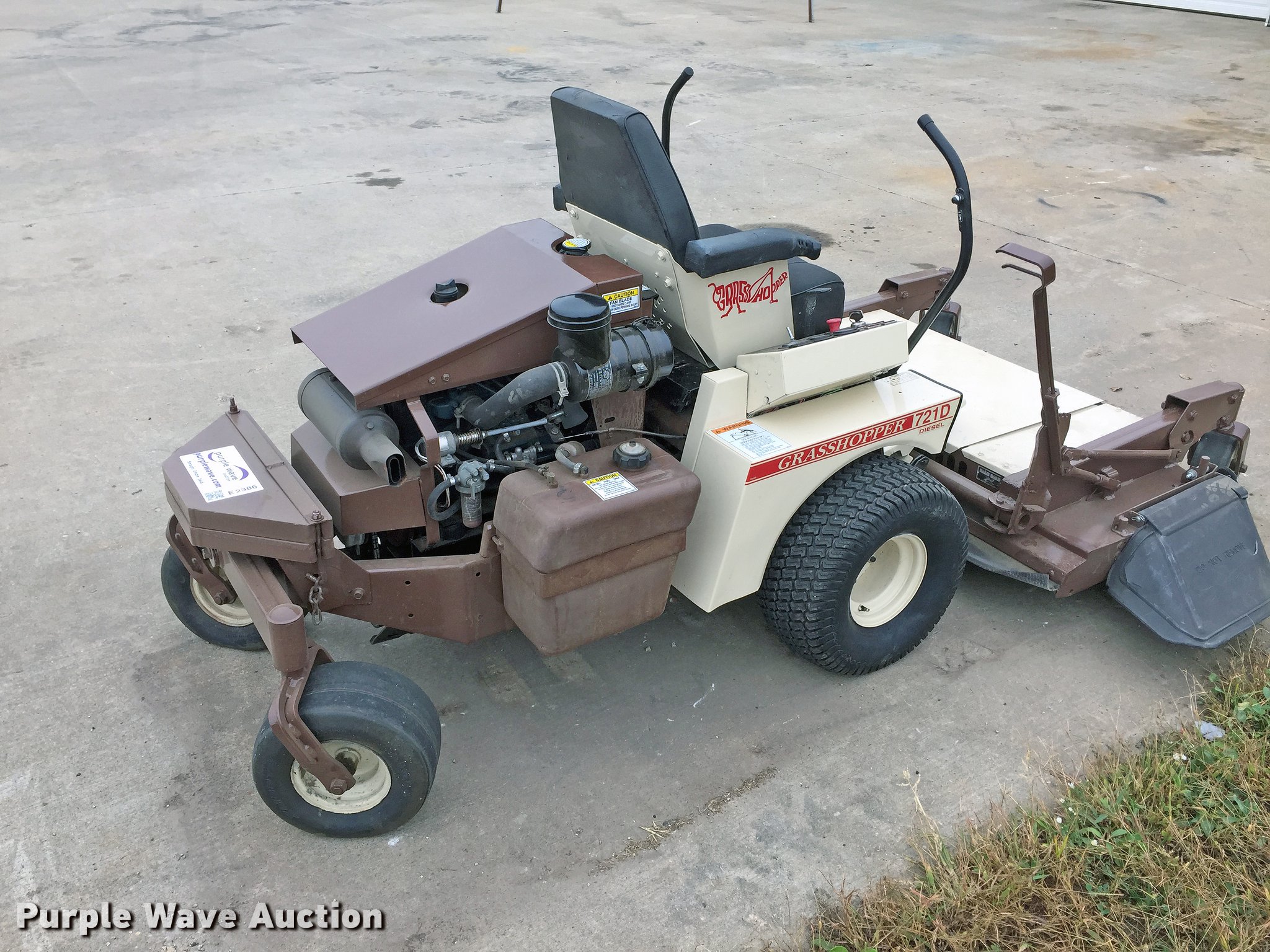 721D lawn mower in Lone Jack, MO Item E2386 sold Purple