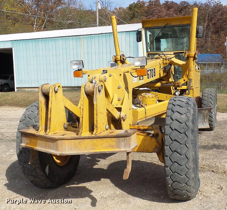 image for item DB2028 1995 John Deere 670B motor grader