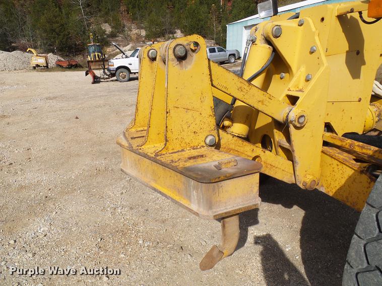 image for item DB2028 1995 John Deere 670B motor grader