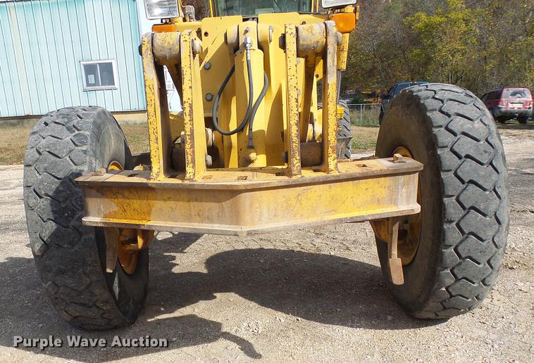 image for item DB2028 1995 John Deere 670B motor grader