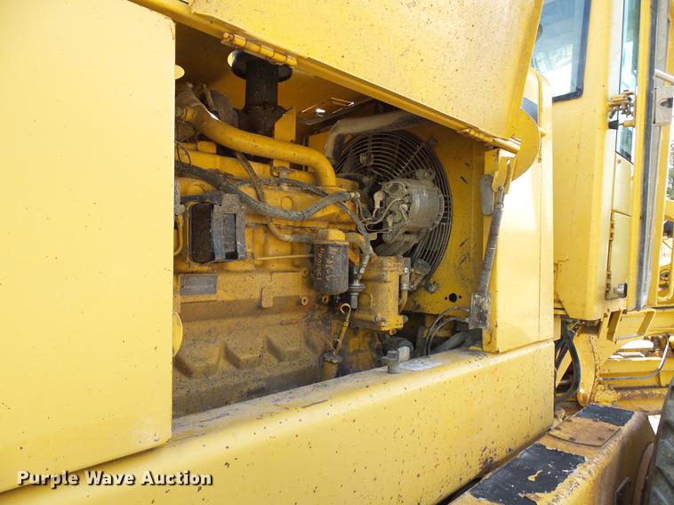 image for item DB2028 1995 John Deere 670B motor grader