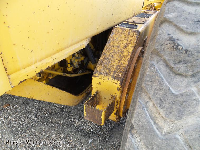 image for item DB2028 1995 John Deere 670B motor grader