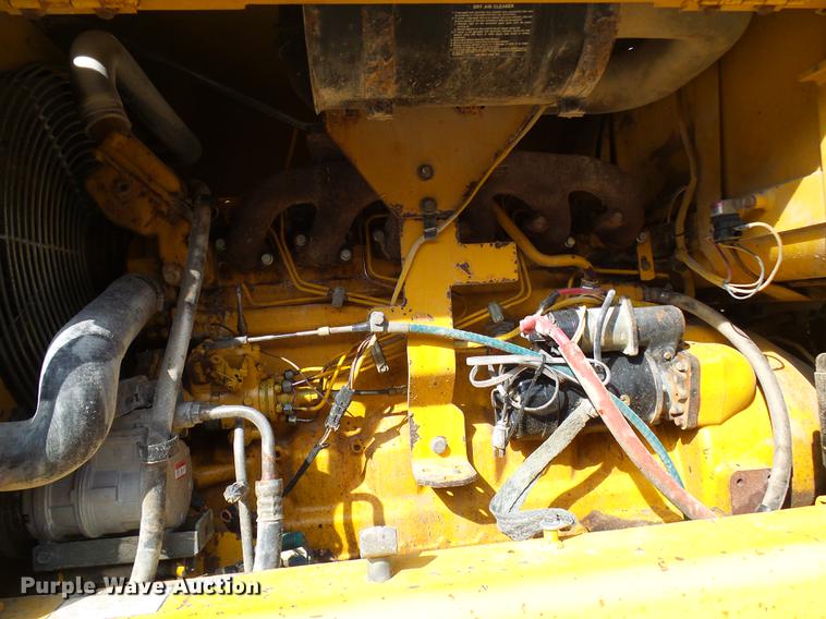 image for item DB2028 1995 John Deere 670B motor grader