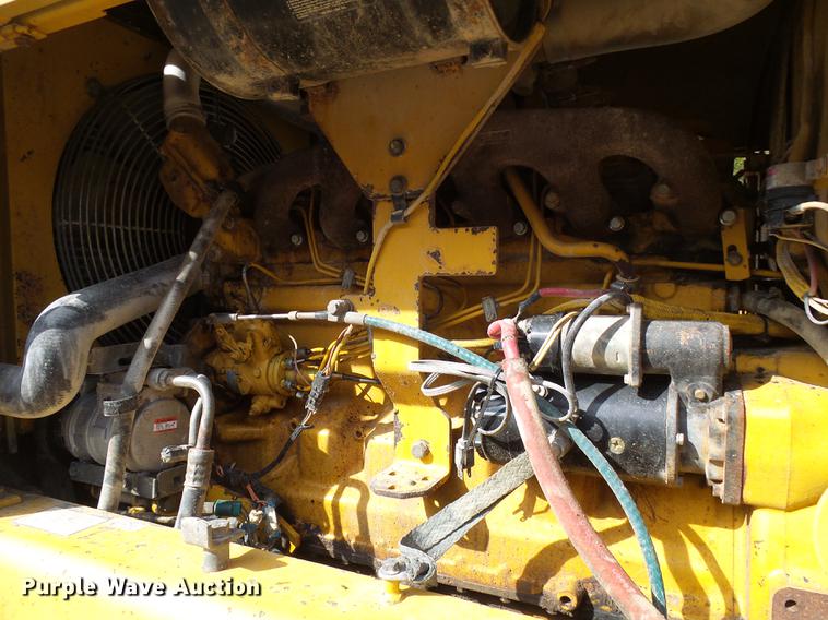 image for item DB2028 1995 John Deere 670B motor grader