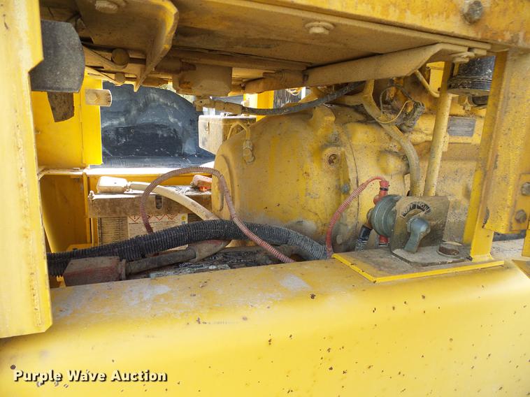 image for item DB2028 1995 John Deere 670B motor grader