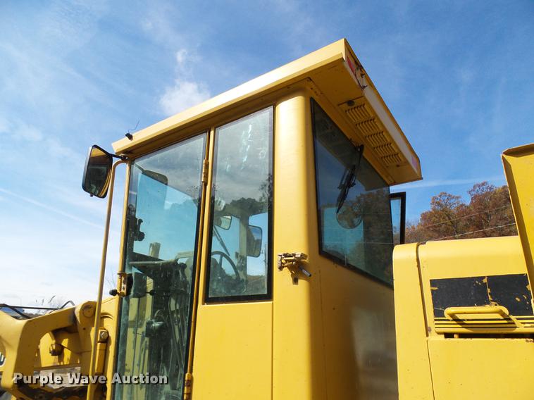 image for item DB2028 1995 John Deere 670B motor grader