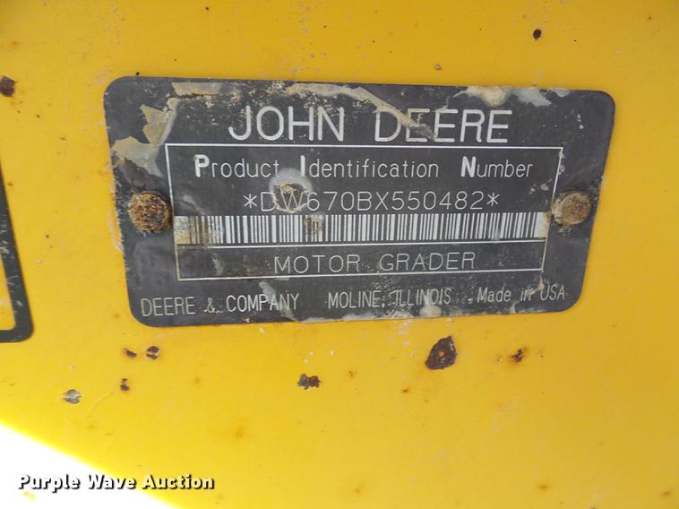image for item DB2028 1995 John Deere 670B motor grader