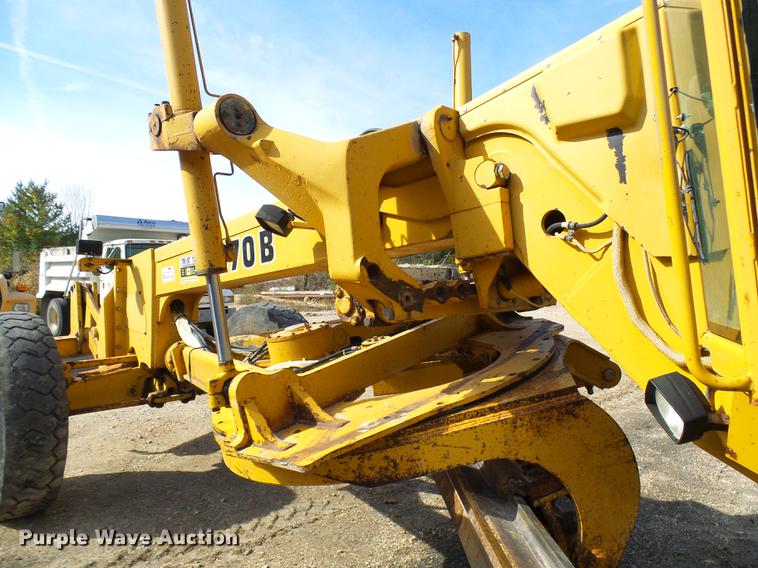 image for item DB2028 1995 John Deere 670B motor grader