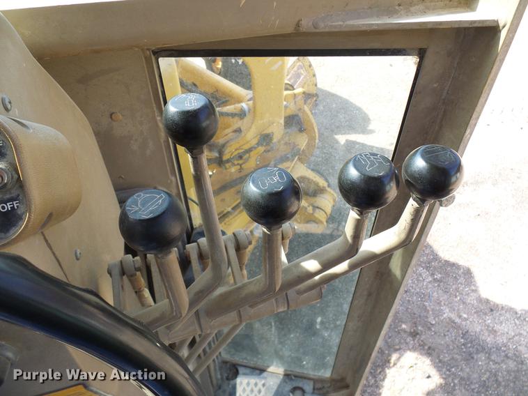 image for item DB2028 1995 John Deere 670B motor grader