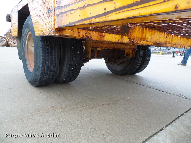 image for item DB2031 2004 CZ Engineering CZ12KP pole trailer