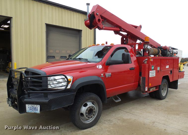 image for item DB2032 2009 Dodge Ram 5500 bucket truck