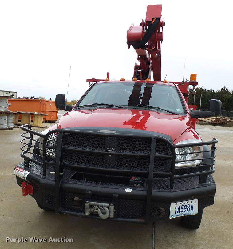 image for item DB2032 2009 Dodge Ram 5500 bucket truck