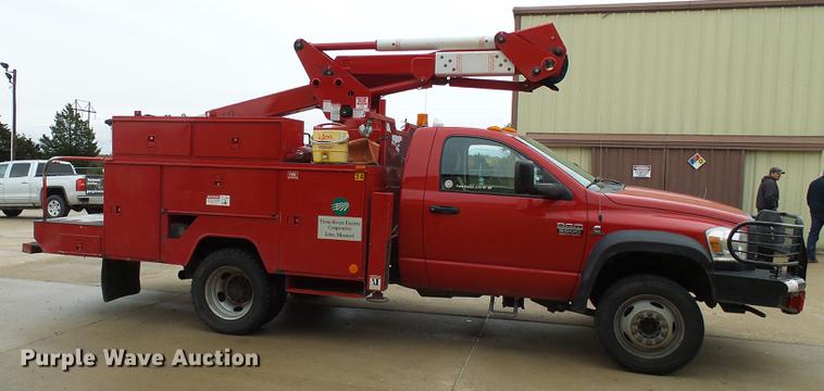 image for item DB2032 2009 Dodge Ram 5500 bucket truck