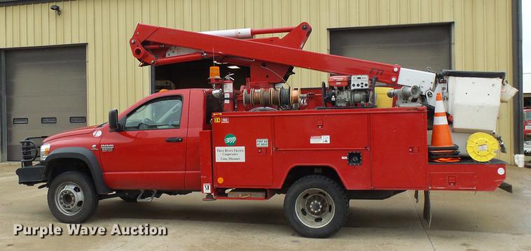 image for item DB2032 2009 Dodge Ram 5500 bucket truck