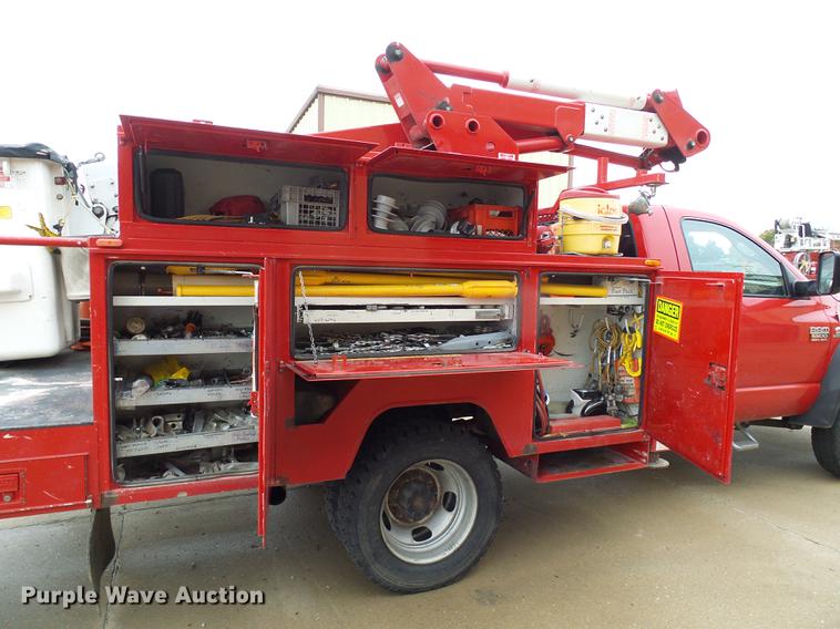 image for item DB2032 2009 Dodge Ram 5500 bucket truck