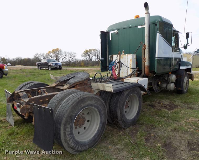 image for item DB8501 1994 Mack CH613 semi truck