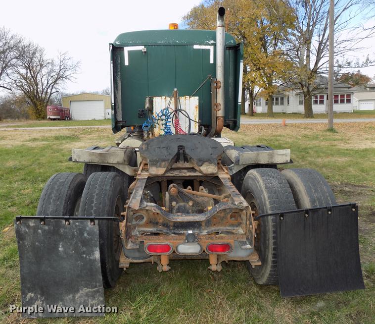 image for item DB8501 1994 Mack CH613 semi truck