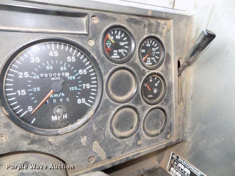 image for item DB8501 1994 Mack CH613 semi truck