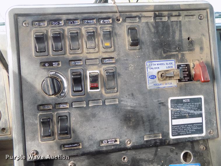 image for item DB8501 1994 Mack CH613 semi truck