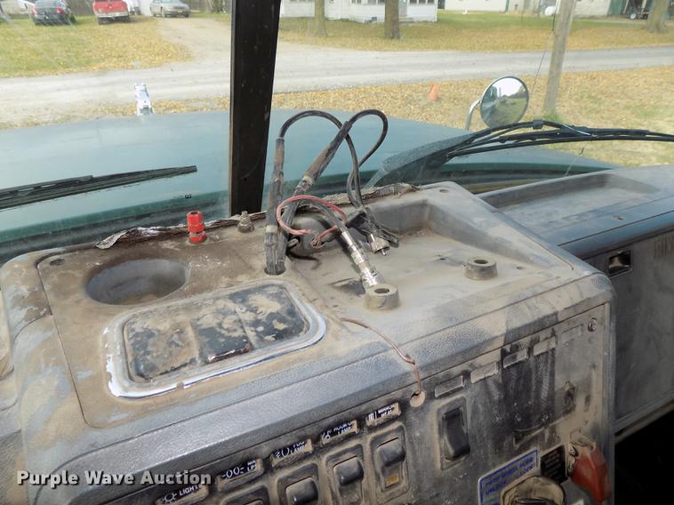 image for item DB8501 1994 Mack CH613 semi truck