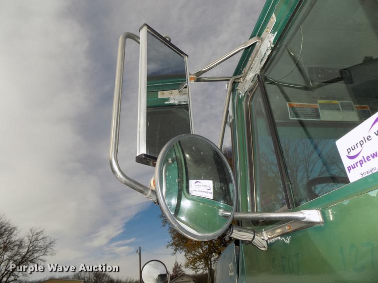 image for item DB8501 1994 Mack CH613 semi truck