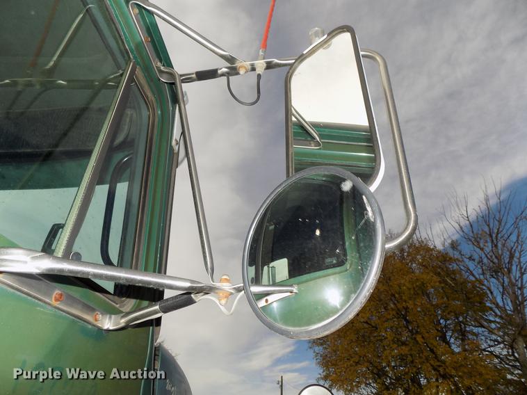 image for item DB8501 1994 Mack CH613 semi truck