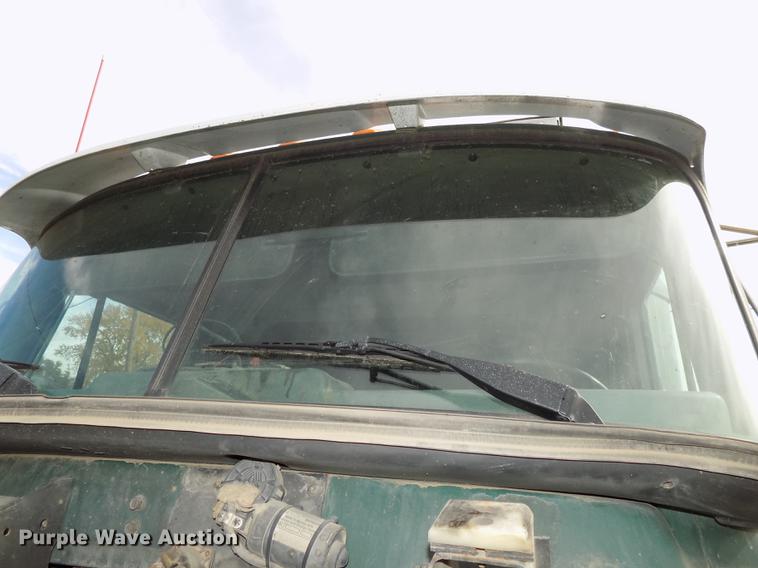 image for item DB8501 1994 Mack CH613 semi truck