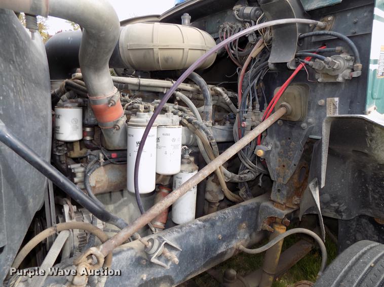 image for item DB8501 1994 Mack CH613 semi truck