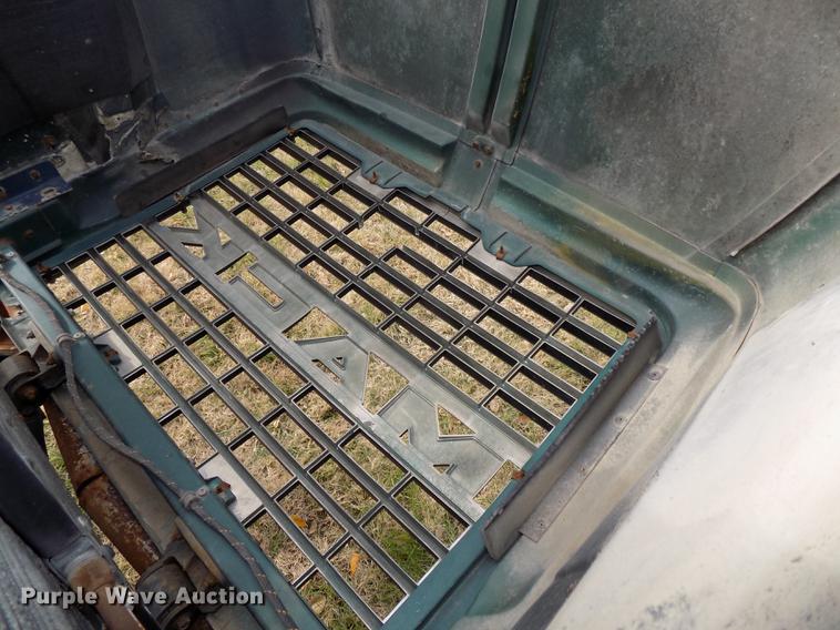 image for item DB8501 1994 Mack CH613 semi truck