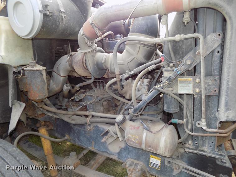 image for item DB8501 1994 Mack CH613 semi truck