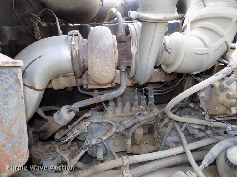 image for item DB8501 1994 Mack CH613 semi truck