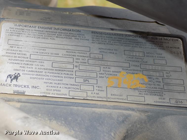 image for item DB8501 1994 Mack CH613 semi truck