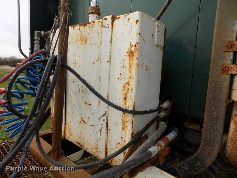 image for item DB8501 1994 Mack CH613 semi truck