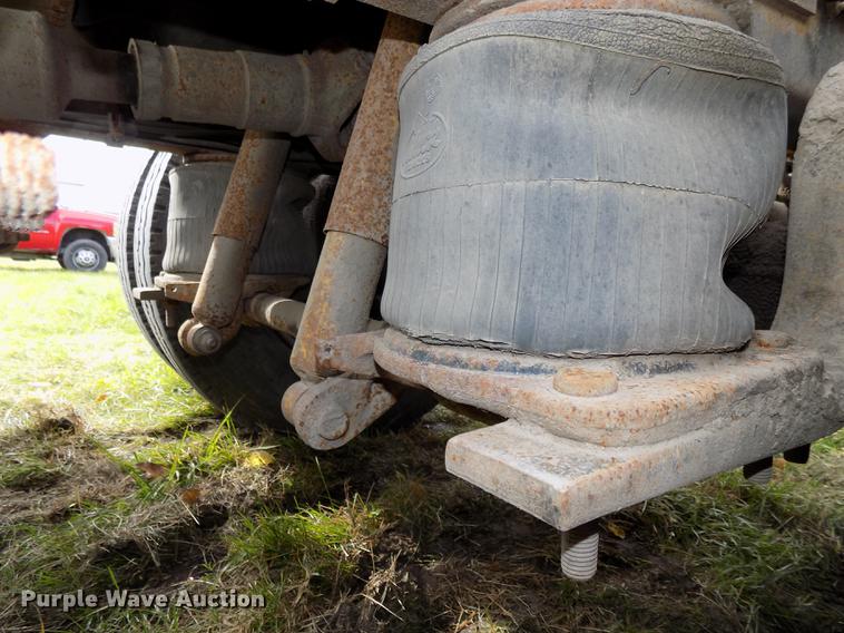 image for item DB8501 1994 Mack CH613 semi truck