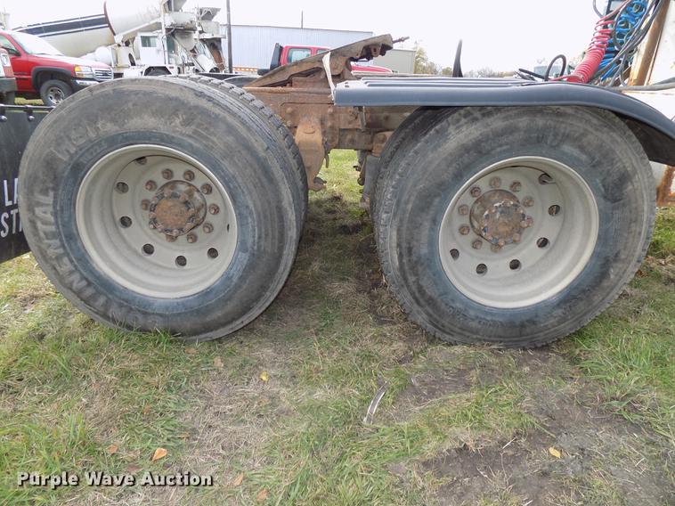 image for item DB8501 1994 Mack CH613 semi truck