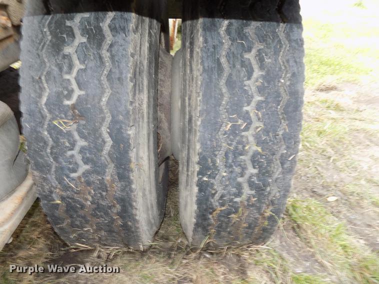 image for item DB8501 1994 Mack CH613 semi truck