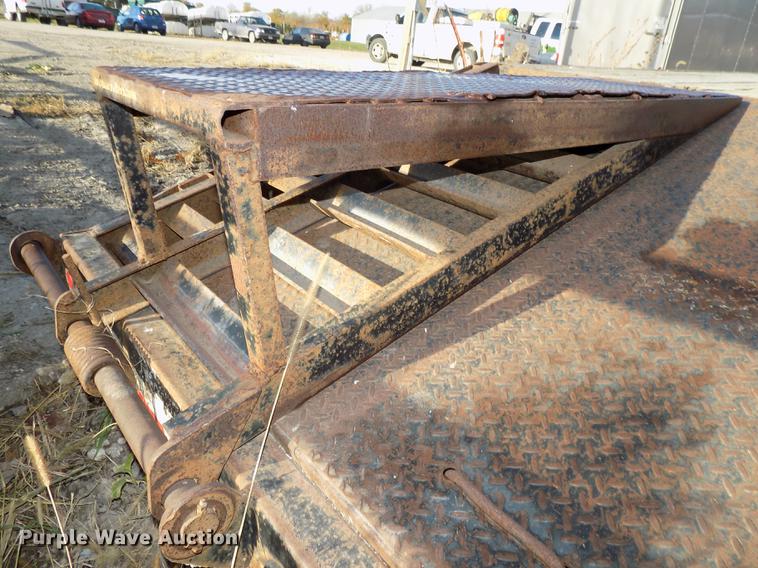 image for item DB8512 2003 Dresser Custom 830GBT-20 equipment trailer