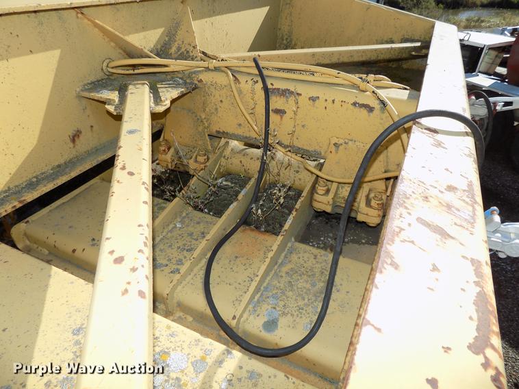 image for item DB8528 1992 Load King 2030 bottom dump trailer