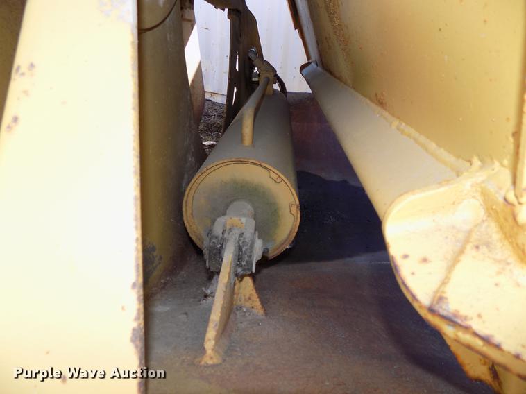 image for item DB8528 1992 Load King 2030 bottom dump trailer