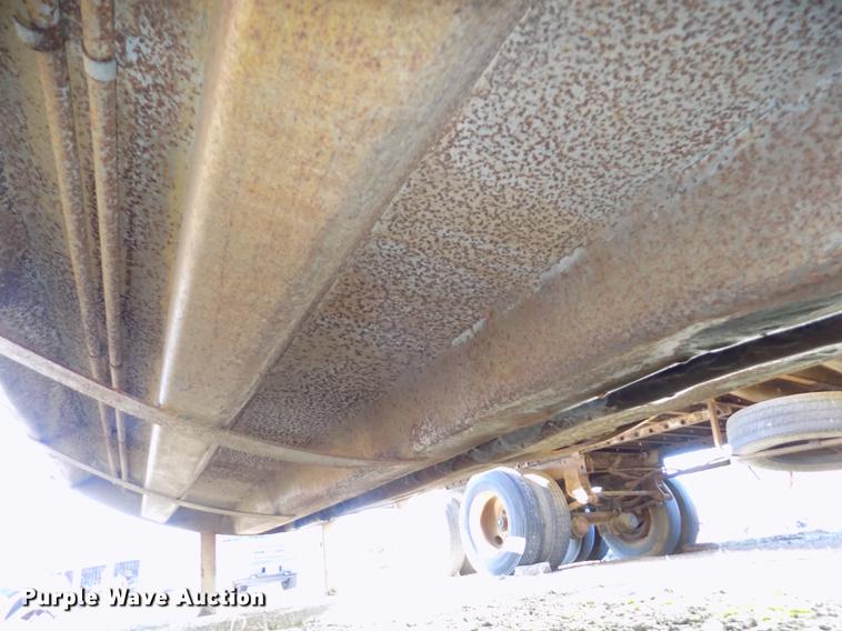 image for item DB8528 1992 Load King 2030 bottom dump trailer