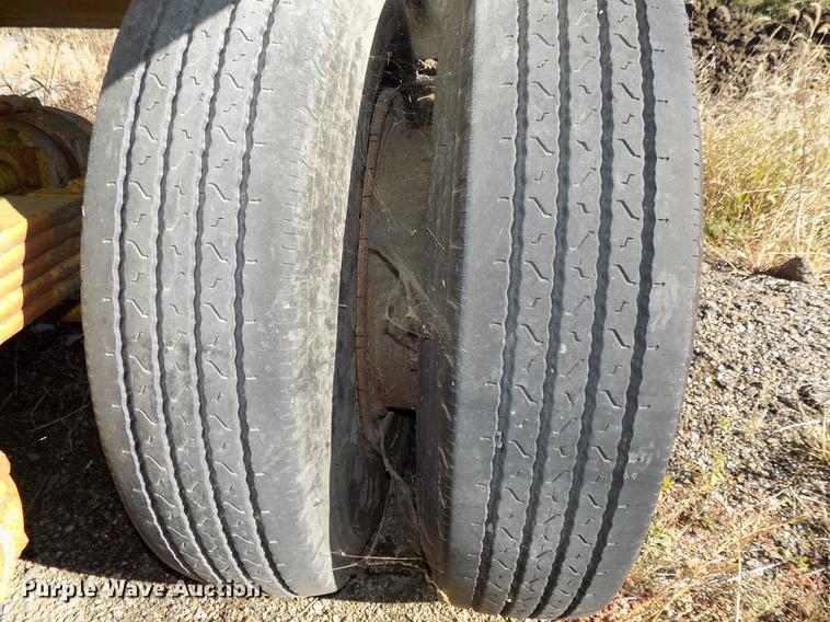 image for item DB8528 1992 Load King 2030 bottom dump trailer