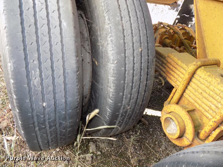 image for item DB8528 1992 Load King 2030 bottom dump trailer