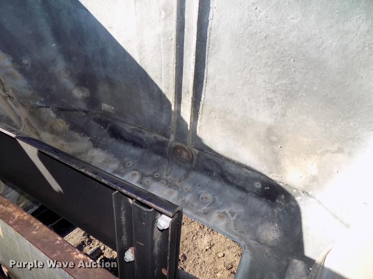 image for item DB8529 1984 Mack DM685S truck cab and chassis