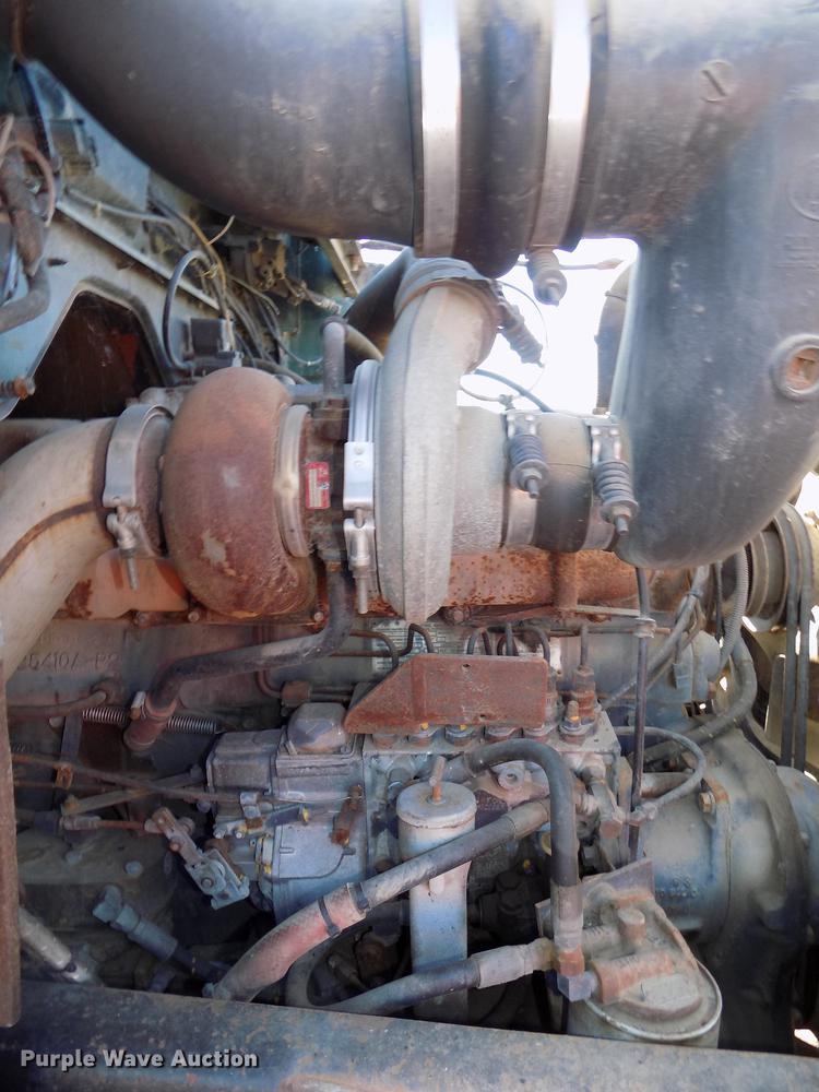 image for item DB8529 1984 Mack DM685S truck cab and chassis