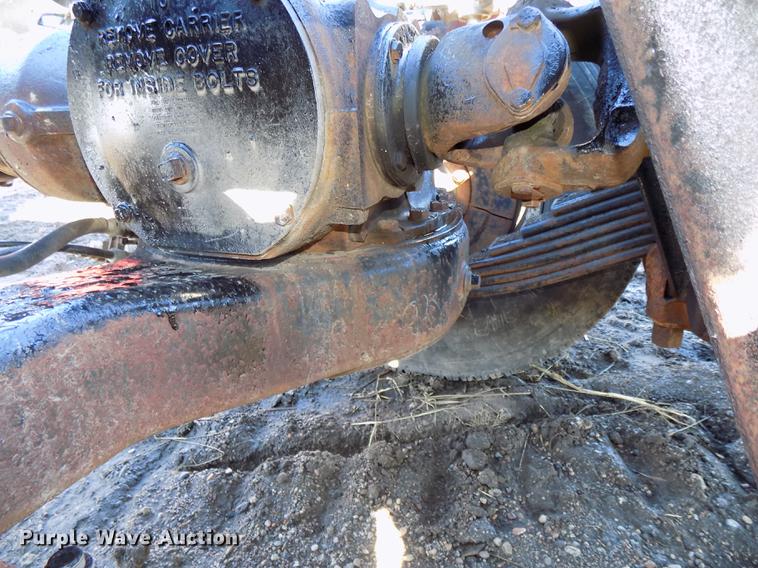 image for item DB8529 1984 Mack DM685S truck cab and chassis