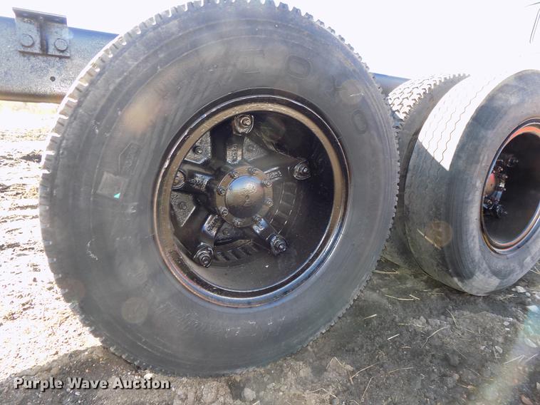 image for item DB8529 1984 Mack DM685S truck cab and chassis