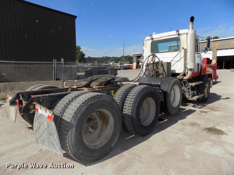 image for item DB8612 1995 Mack CH613 semi truck